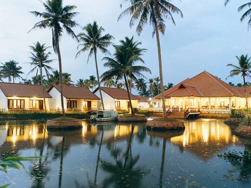 Hotel Abad Whispering Palms Kumarakom Exterior foto