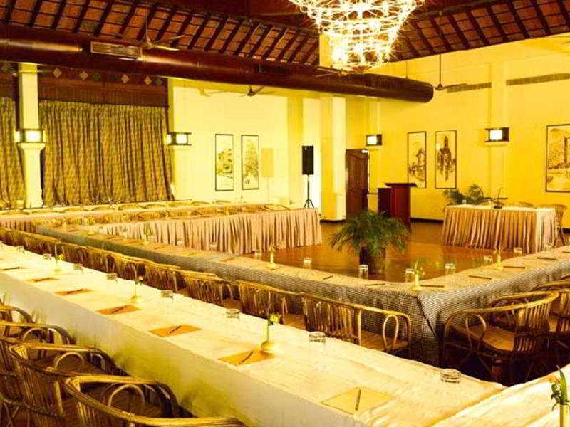 Hotel Abad Whispering Palms Kumarakom Exterior foto